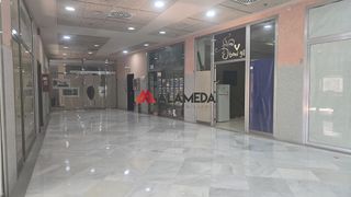 Local comercial en venta en Núcleo Urbano en Chiclana de la Frontera