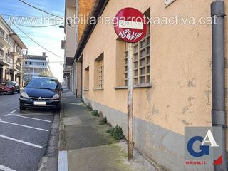 Nave industrial en venta en Olot
