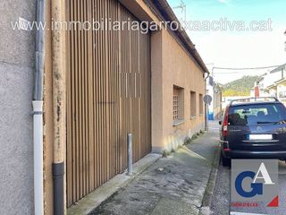 Nave industrial en venta en Olot