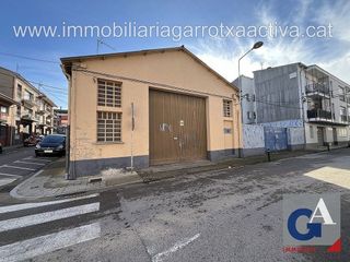 Nave industrial en venta en Olot