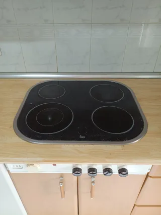 Cocina completa madera . Largo :3'44 m  Incluido: