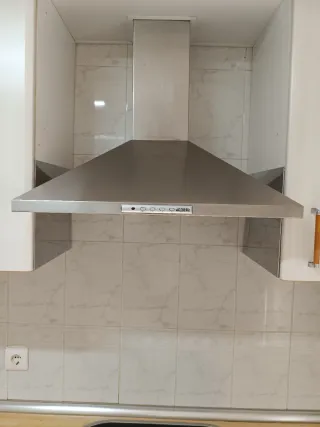Cocina completa madera . Largo :3'44 m  Incluido: