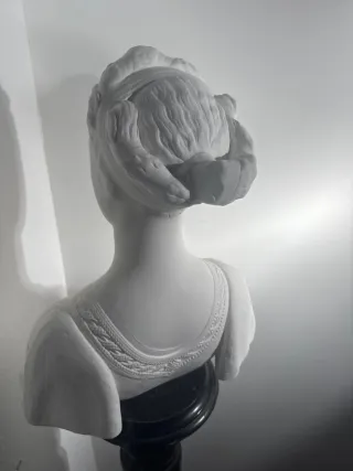 Busto La Dama di Urbino in gesso