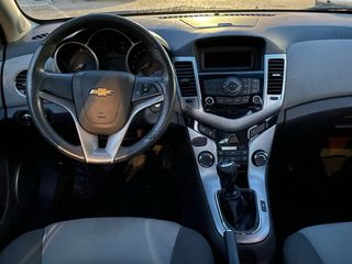 Chevrolet Cruze 2.0 LS 2010 Pegatina B