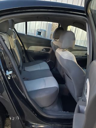 Chevrolet Cruze 2.0 LS 2010 Pegatina B