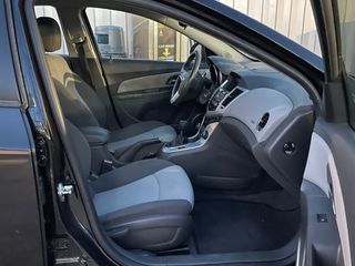 Chevrolet Cruze 2.0 LS 2010 Pegatina B