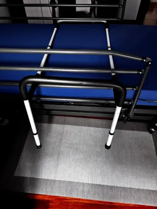 Cama articulada eléctrica, andador, barrera y banq