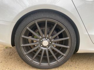 Llantas 20” negras con neumatico