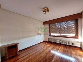 Piso en venta en Centro en Ourense