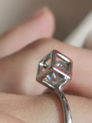 Conjunto Anillo y Pendientes Cubo