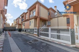 Casa adosada en venta en Cájar