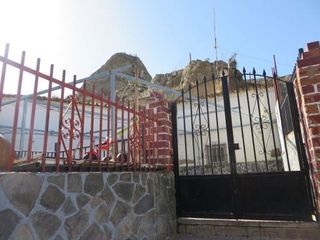 Casa adosada en venta en Guadix