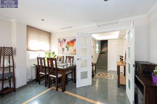 Casa adosada en venta en Polígono Cartuja – La Paz en Granada