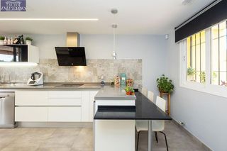 Casa adosada en venta en Polígono Cartuja – La Paz en Granada