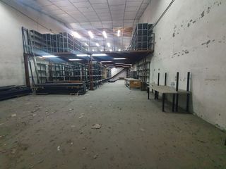 Nave industrial en alquiler en El Juncal - Av. de la Paz en Sevilla