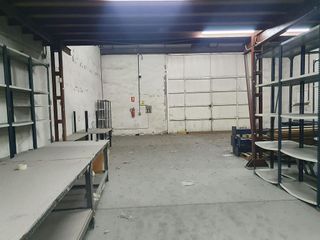Nave industrial en alquiler en El Juncal - Av. de la Paz en Sevilla