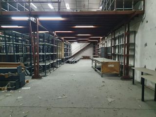 Nave industrial en alquiler en El Juncal - Av. de la Paz en Sevilla
