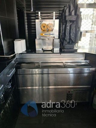 Local comercial en alquiler en Universidad - Los Lirios en Logroño