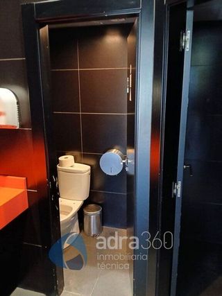 Local comercial en alquiler en Universidad - Los Lirios en Logroño