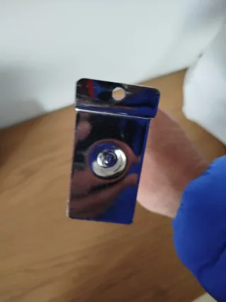 Appendiabiti da parete in metallo argentato