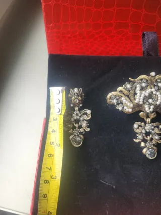 Conjunto Aderezo Broche y Pendientes