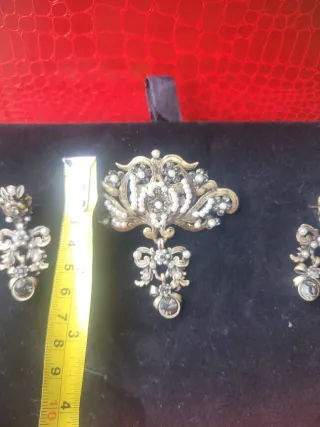 Conjunto Aderezo Broche y Pendientes