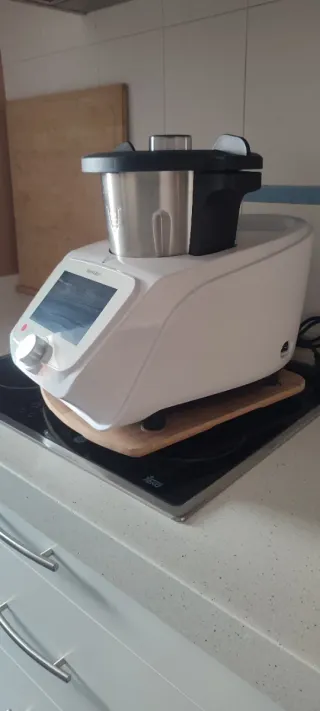 Monsieur Cuisine Connect con muy poco uso