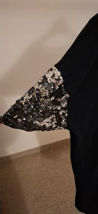 Maglia Lunga Nera Gaudì conpaillettes