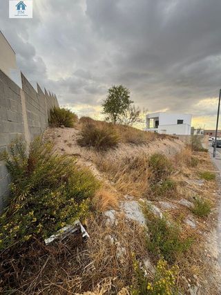 Terreno en venta en Zubia (La)