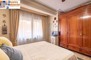 Piso en venta en Camino de Ronda - Rosaleda en Granada