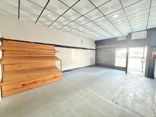 Local comercial en venta en Montserrat - Parque Empresarial en San Fernando de Henares