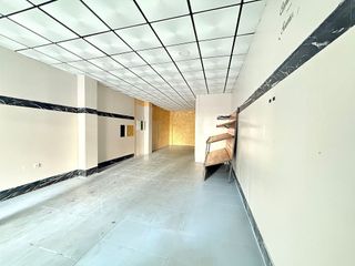 Local comercial en venta en Montserrat - Parque Empresarial en San Fernando de Henares