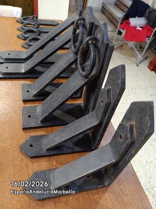 Angulos de hierro para pergolas.