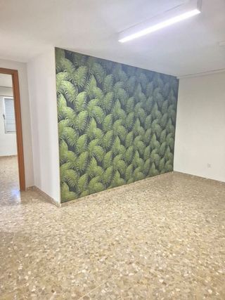Oficina en venta en Huerta Rosales - Valdepasillas en Badajoz
