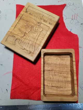 Cassetta Legno Intagliata Scena Cavaliere