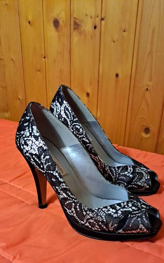 Zapatos de tacón encaje negro y plata