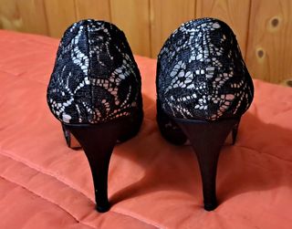 Zapatos de tacón encaje negro y plata