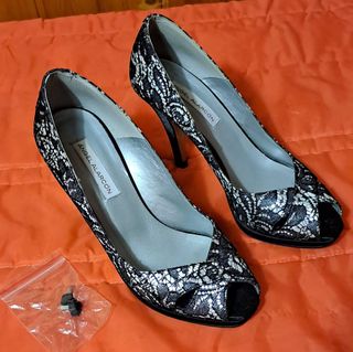 Zapatos de tacón encaje negro y plata