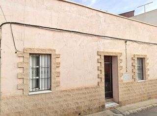 Casa adosada en venta en La Chanca - Pescadería en Almería