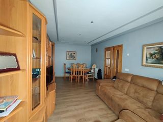 Casa adosada en venta en Tomelloso