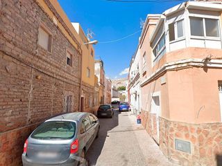 Casa adosada en venta en La Chanca - Pescadería en Almería