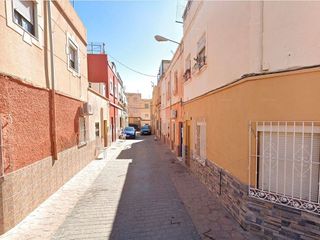 Casa adosada en venta en La Chanca - Pescadería en Almería
