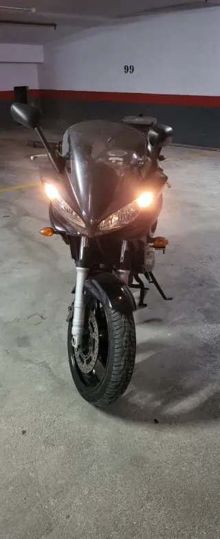 Neumático Moto Deportiva Negro