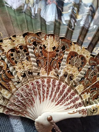 Abanico Hueso Pintado a Mano Firmado