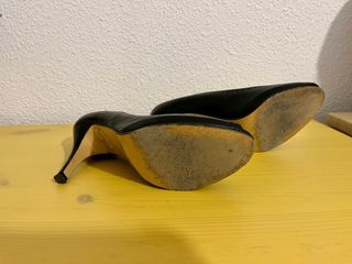 Zapatos de tacón fino peep toe negros