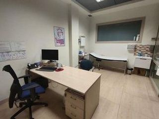 Local comercial en venta en Plaza España - Villa Pilar - Reyes Católicos - Vadillos en Burgos