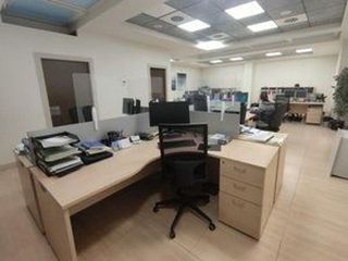 Local comercial en venta en Plaza España - Villa Pilar - Reyes Católicos - Vadillos en Burgos