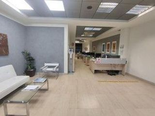 Local comercial en venta en Plaza España - Villa Pilar - Reyes Católicos - Vadillos en Burgos