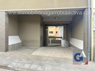 Garaje en venta en Olot