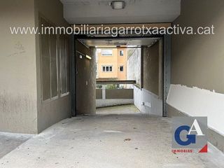 Garaje en venta en Olot